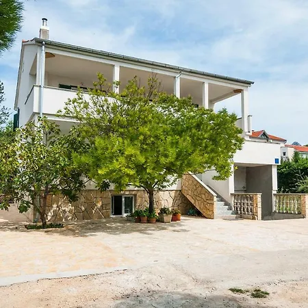 Iva-family 250 M From Pebble Guest house Seline
